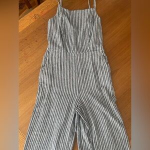 Old Navy Black and White Striped Women’s Jumper